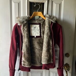 Jacket fur lined with hood